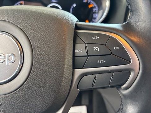 Used 2021 Jeep Grand Cherokee Laredo X AWD/4WD image 15