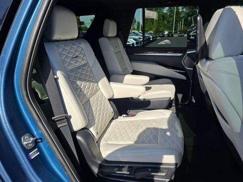Used 2025 Cadillac Escalade Sport Platinum AWD/4WD image 28