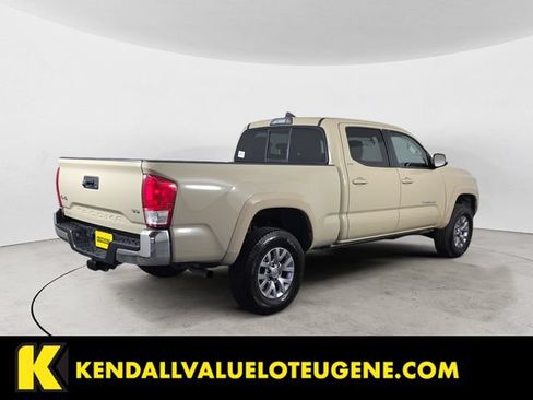 Used 2017 Toyota Tacoma SR5 w/ Tow Package AWD/4WD image 5