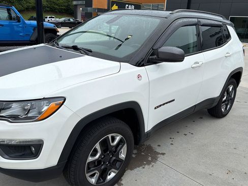 Used 2017 Jeep Compass Trailhawk w/ Leather Interior Group AWD/4WD image 7