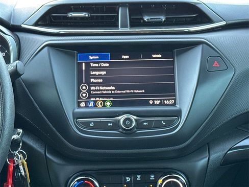 Used 2021 Chevrolet TrailBlazer LS w/ LPO, Blackout Package image 21