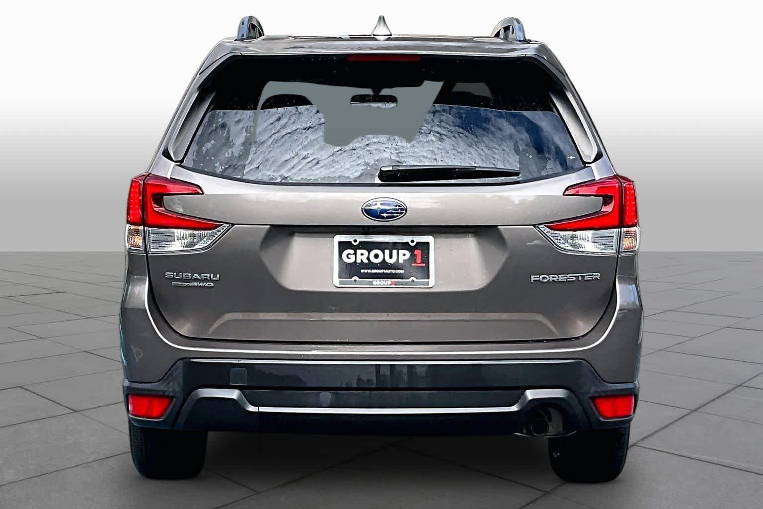 Used 2023 Subaru Forester Premium AWD/4WD image 9