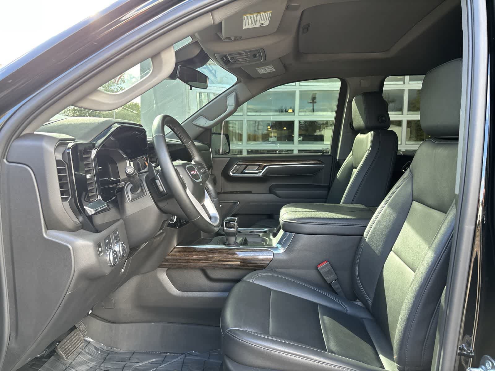 Used 2025 GMC Sierra 1500 Elevation w/ Elevation Premium Package AWD/4WD image 10