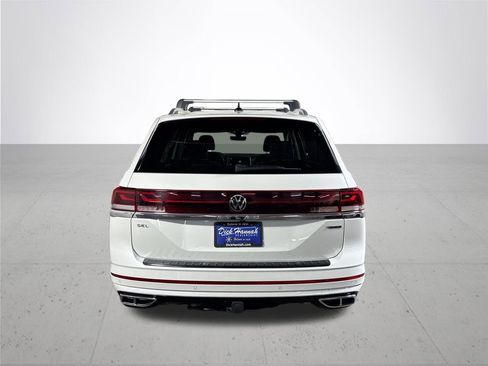 Used 2024 Volkswagen Atlas SEL Premium R-Line AWD/4WD image 7
