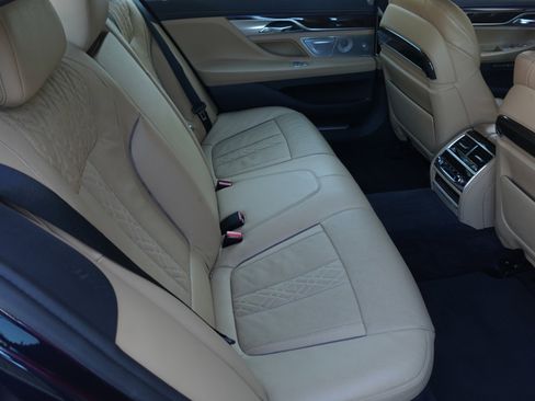 Used 2016 BMW 750i image 19
