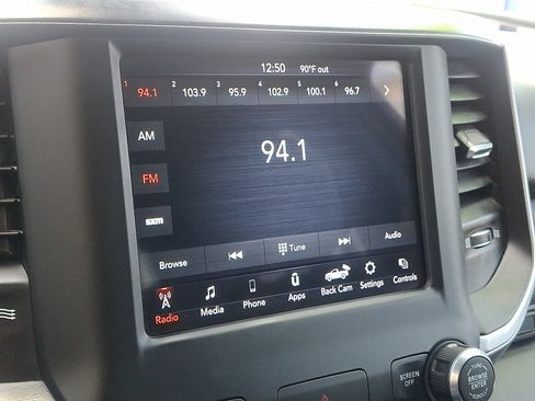 Used 2020 RAM 1500 Big Horn AWD/4WD image 18