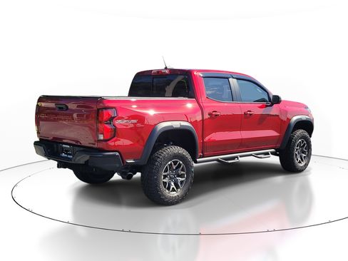Used 2026 Chevrolet Colorado ZR2 w/ Technology Package AWD/4WD image 7
