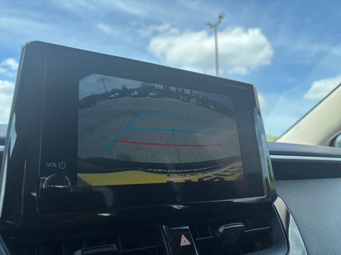 Used 2025 Toyota Corolla LE FWD image 18