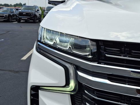 Used 2022 Chevrolet Tahoe LT w/ Luxury Package AWD/4WD image 9
