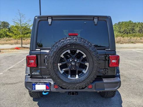 Certified 2025 Jeep Wrangler Unlimited Rubicon 4xe w/ Convenience Group image 18