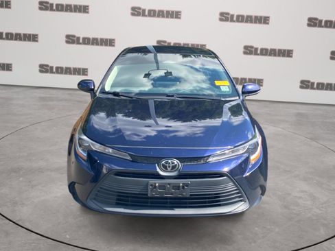 Used 2024 Toyota Corolla LE FWD image 2