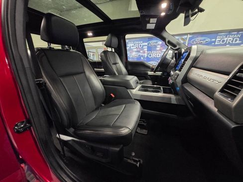 Used 2022 Ford F250 Lariat w/ Black Appearance Package image 26