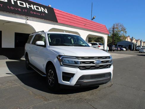Used 2023 Ford Expedition Max XLT image 6