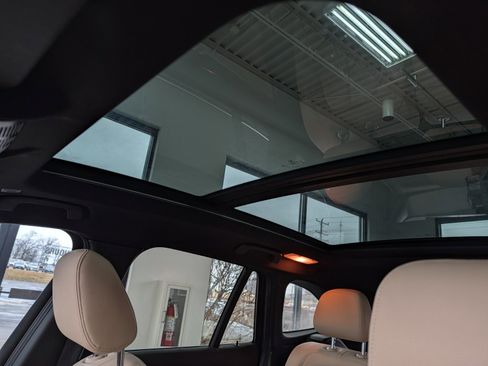 Used 2017 BMW X1 xDrive28i image 13