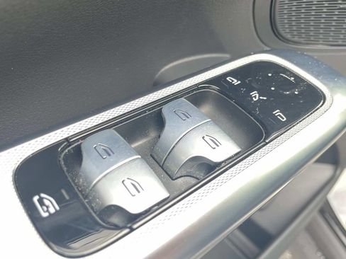 Used 2024 Mercedes-Benz GLC 300 image 15