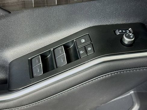 New 2026 Toyota Highlander Platinum image 14