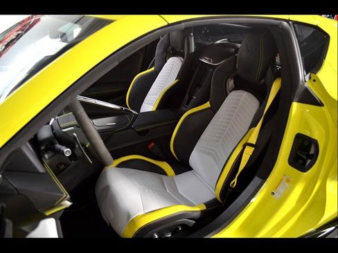 Used 2022 Chevrolet Corvette Stingray Premium Cpe w/ Z51 Performance Package RWD image 12