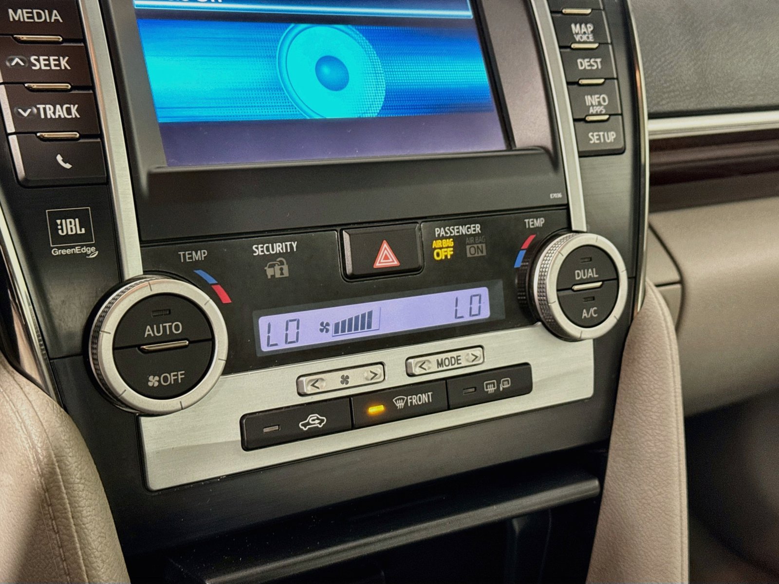 Used 2012 Toyota Camry XLE FWD image 12