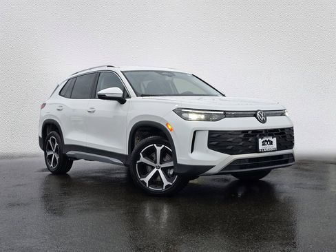 New 2026 Volkswagen Tiguan SE AWD/4WD image 1