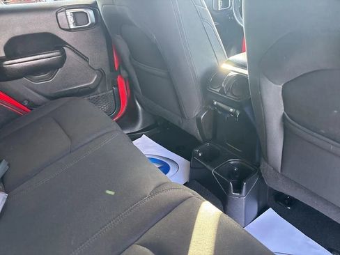 Used 2018 Jeep Wrangler Unlimited Sport S image 36