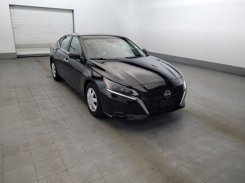 Used 2024 Nissan Altima 2.5 S FWD image 13