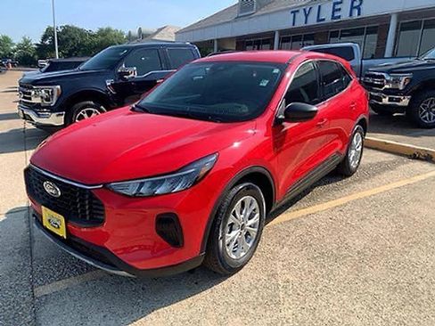 Used 2024 Ford Escape Active FWD image 2