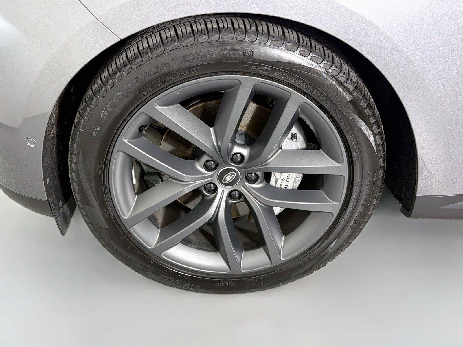 Certified 2025 Land Rover Range Rover Sport SE AWD/4WD image 30