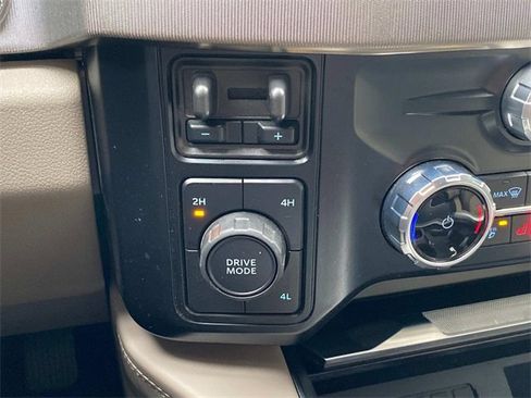 Used 2025 Ford F450 Platinum w/ Platinum Plus Package image 28