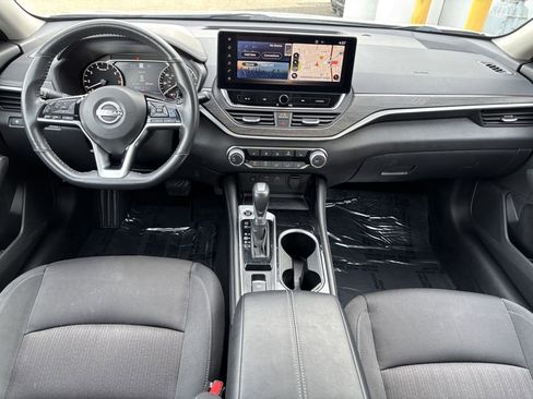 Used 2024 Nissan Altima 2.5 SV w/ SV Premium Package image 24