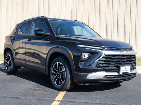 New 2026 Chevrolet TrailBlazer LT w/ Driver Confidence Package image 2