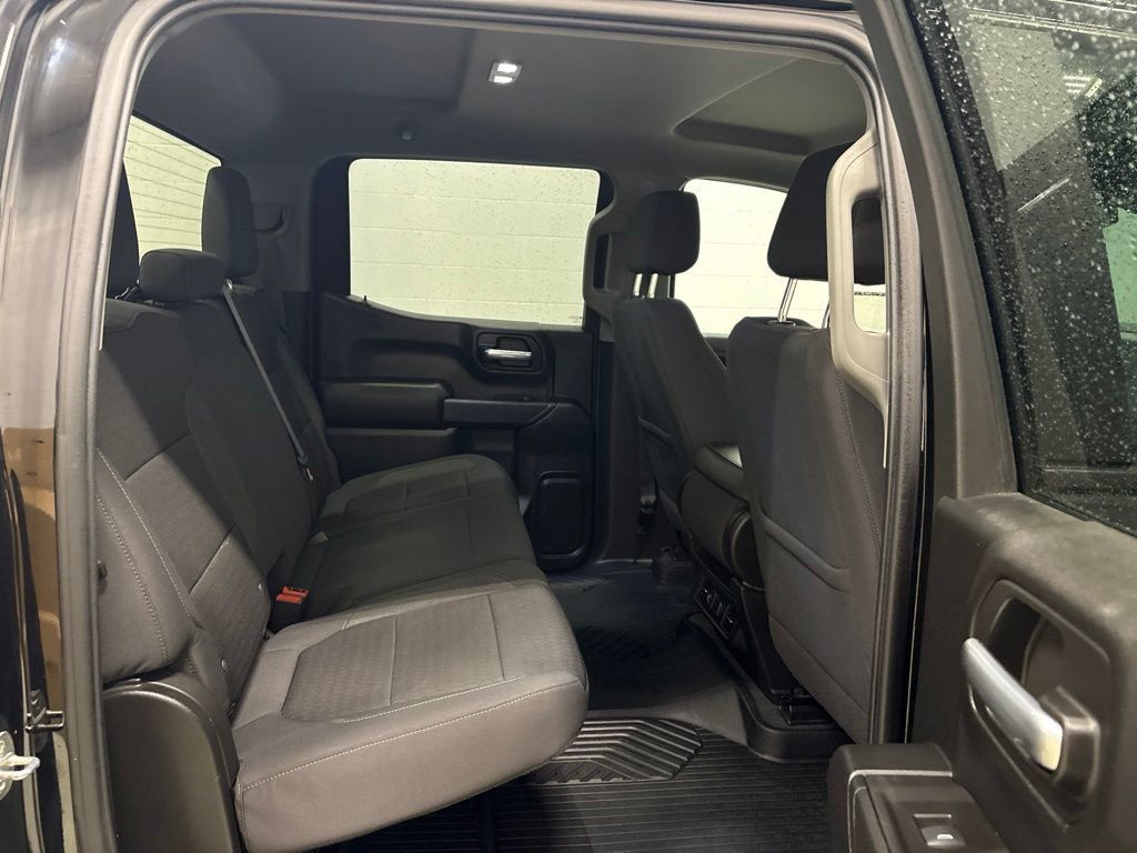 Used 2021 Chevrolet Silverado 1500 LT AWD/4WD image 36