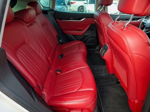 Used 2019 Maserati Levante image 30