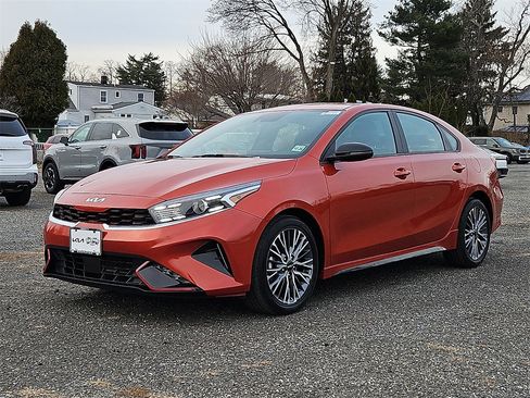 Certified 2024 Kia Forte GT-Line image 3