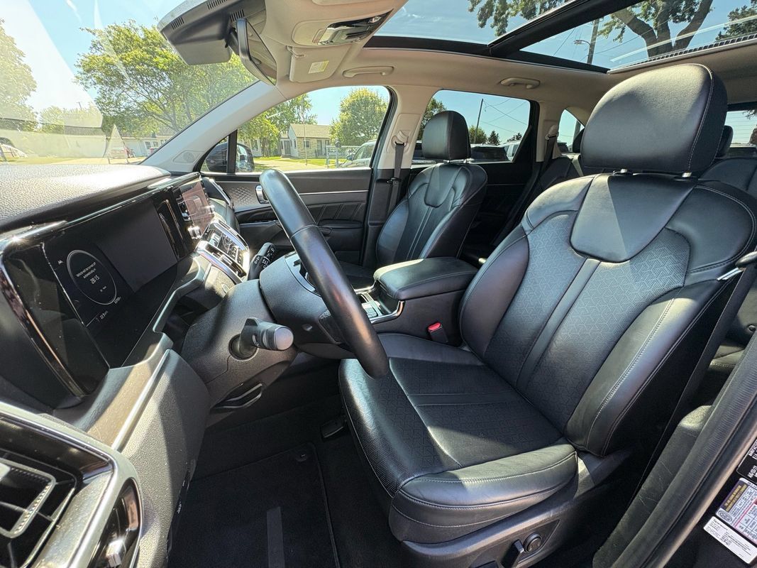 Used 2023 Kia Sorento SX AWD/4WD image 26