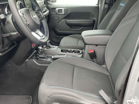 Used 2021 Jeep Wrangler Unlimited Rubicon 4xe w/ Steel Bumper Group image 17