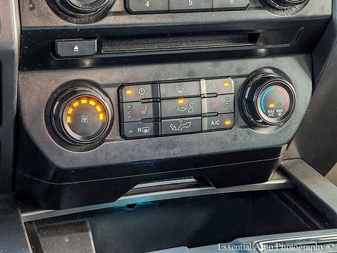 Used 2017 Ford F150 XLT w/ Equipment Group 302A Luxury AWD/4WD image 18