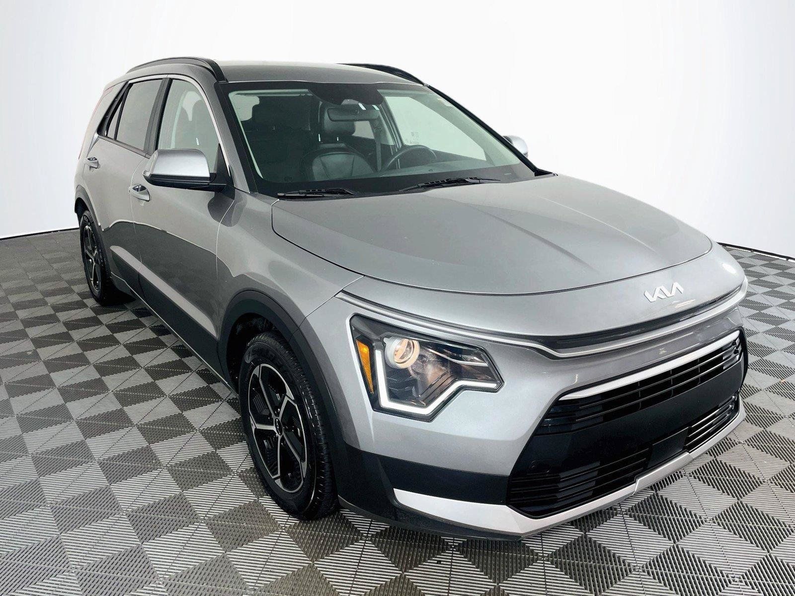 Used 2024 Kia Niro EX FWD image 1