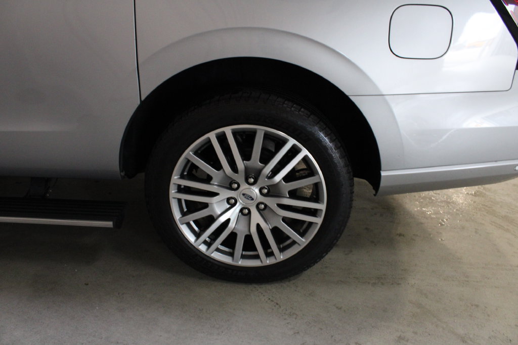 Used 2024 Ford Expedition Max Platinum AWD/4WD image 30