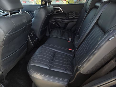 Used 2025 Mitsubishi Outlander SEL AWD/4WD image 32