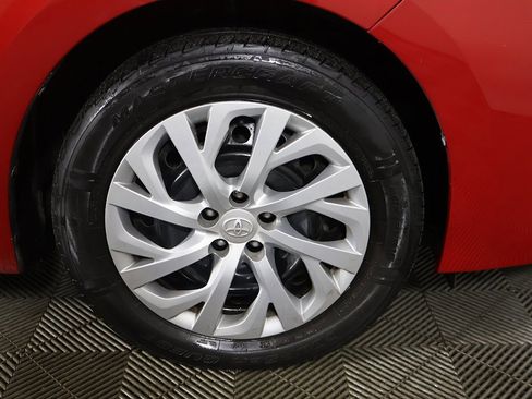 Used 2019 Toyota Corolla LE image 19