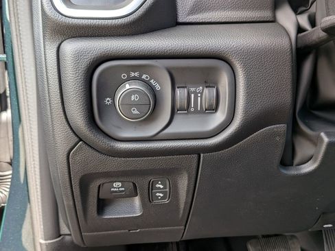 New 2026 RAM 1500 Laramie AWD/4WD image 17