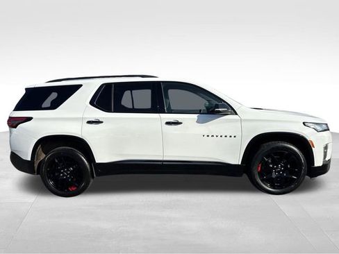 Used 2022 Chevrolet Traverse Premier w/ Redline Edition FWD image 9