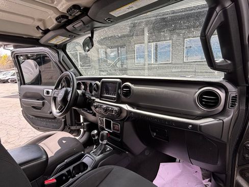 Used 2022 Jeep Wrangler Sport AWD/4WD image 13