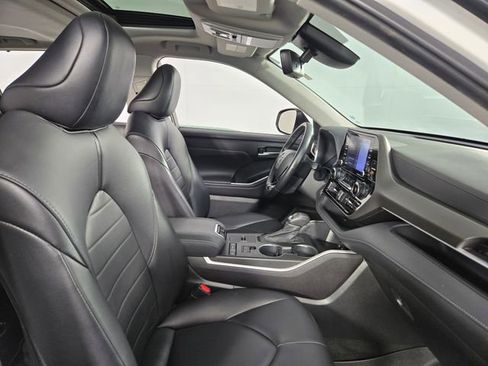 Used 2021 Toyota Highlander XLE FWD image 15