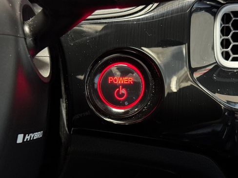 Certified 2025 Honda Civic Sport image 32