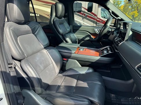Used 2022 Lincoln Navigator Reserve image 35