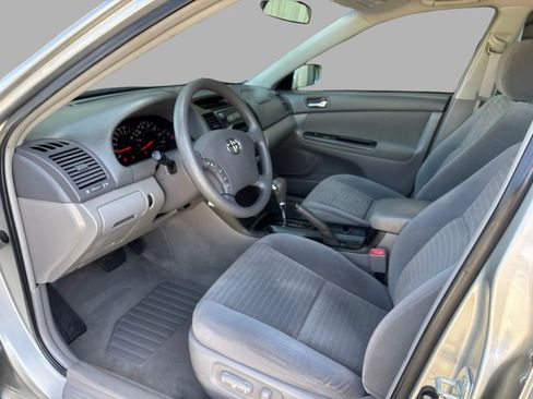 Used 2005 Toyota Camry LE FWD image 64