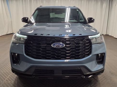 Used 2025 Ford Explorer ST-Line AWD/4WD image 4