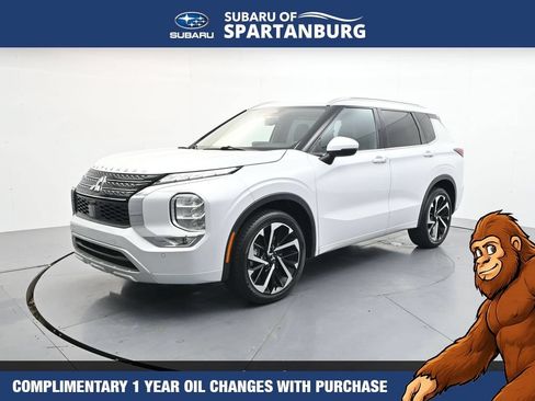 Used 2023 Mitsubishi Outlander SEL FWD image 3