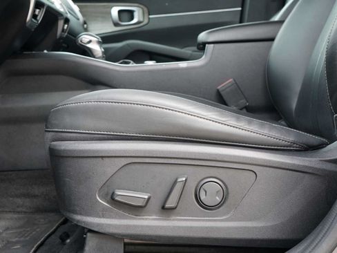 Used 2021 Kia Sorento EX FWD image 16